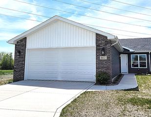 8652 Madison St, Merrillville, IN 46410