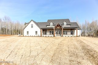 9080 Treadway Creek Dr, Hernando, MS 38632