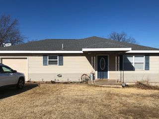 1 Hillcrest St, Perry, OK 73077