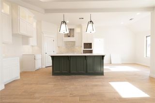 3009 Arbor Hill Dr, Edmond, OK 73034