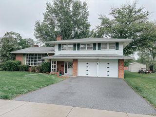 233 Hershey Dr, Manheim, PA 17545