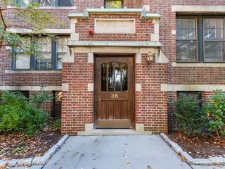36 Ash St #402, Cambridge, MA 02138