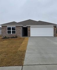 Address Not Disclosed, Gentry, AR 72734