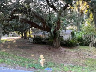 27 Miller Drive W, Beaufort, SC 29907