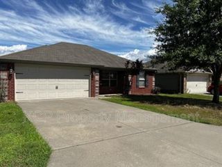 210 Regency Dr, Barling, AR 72923