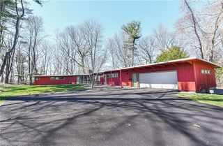 17 Parkview Dr, Rochester, NY 14625
