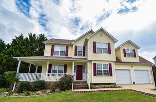 135 Lenoir Dr, Spring Lake, NC 28390