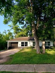 4516 Werner St, Houston, TX 77022