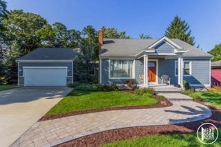 603 Grant St, Grand Haven, MI 49417