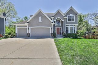 521 NE Jasper Cir, Lees Summit, MO 64064
