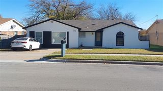 6616 Bernadine St, Fort Worth, TX 76148