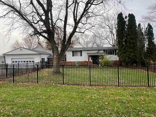 5463 S  300th Rd W, Huntington, IN 46750