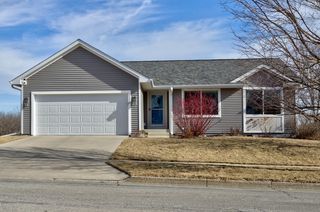 118 Hartford Dr, Ames, IA 50014