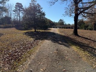 4980 Longview Rd, Elmore, AL 36025