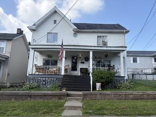 18 1st St, Dunbar, PA 15431