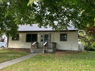 800 E  Pike St, Crawfordsville, IN 47933