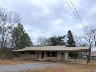 940 N  Watson Dr, Centre, AL 35960