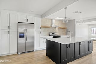 916 E ORCHID Lane, Phoenix, AZ 85020