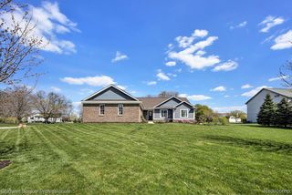 109 Persimmon Dr, Oxford, MI 48371