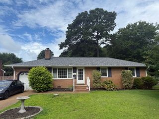 705 Arrowhead Dr, Newport News, VA 23601