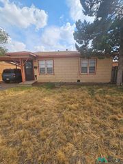 820 E  Canadian St, Portales, NM 88130