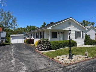 8073 E  Mary Ln, Lakeside Marblehead, OH 43440