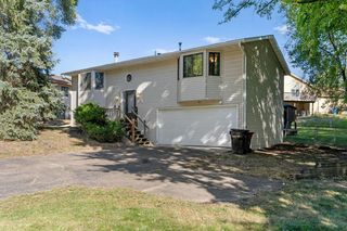 942 McKnight Rd S, Maplewood, MN 55119