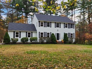 3 Country Club Rd, Sterling, MA 01564