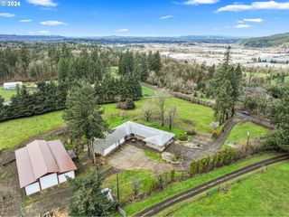 16580 S  Cliff View Dr, Oregon City, OR 97045