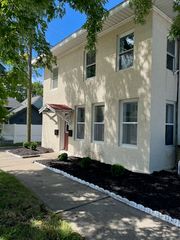 613 Jones St, Saint Joseph, MI 49085