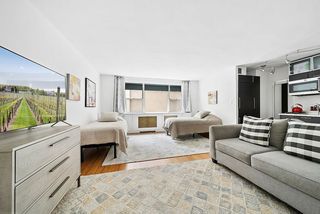 233 E  69th St #5F, New York, NY 10021