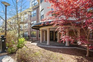 110-112 Cypress St #302, Brookline, MA 02445