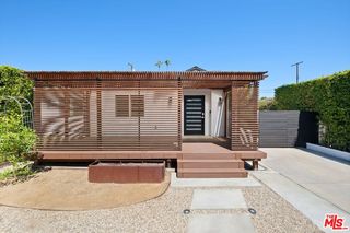 5526 Greenbush Ave, Van Nuys, CA 91401
