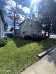 544 N  Countyline St, Fostoria, OH 44830