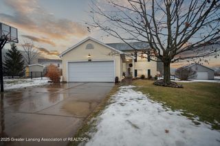 4056 Scenicview Ct, Potterville, MI 48876