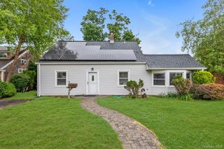 87 Slate Lane, Levittown, NY 11756