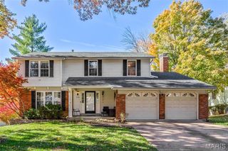 1730 Woodmore Oaks Dr, Ballwin, MO 63021