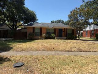 3241 S  Edgefield Ave, Dallas, TX 75224