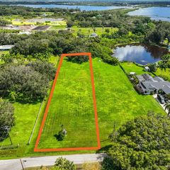1484 Center Rd #1, Terra Ceia, FL 34250