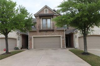 2220 Crescent Pointe Pkwy, College Station, TX 77845