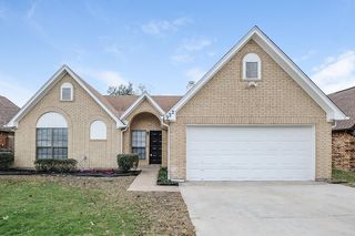 922 Meadowdale Rd, Arlington, TX 76017