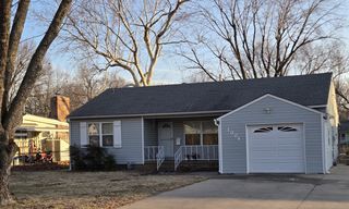 1004 SE 10th St, Wagoner, OK 74467