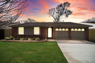 2222 Blueberry Ln, Pasadena, TX 77502