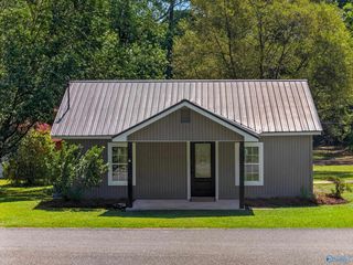 1080 Clanton St, Attalla, AL 35954