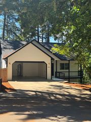 626 S  73rd St, Mapleton, OR 97453