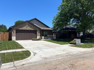 1224 W  Bewick St, Fort Worth, TX 76110
