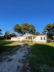 969 Felderville Rd, Elloree, SC 29047