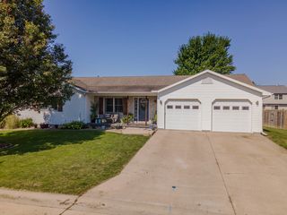 604 Wyndward Way, Heyworth, IL 61745