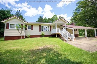 7941 Route 60, Hurricane, WV 25526