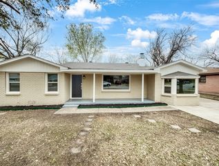 7821 Hood St, Lakeside, TX 76135